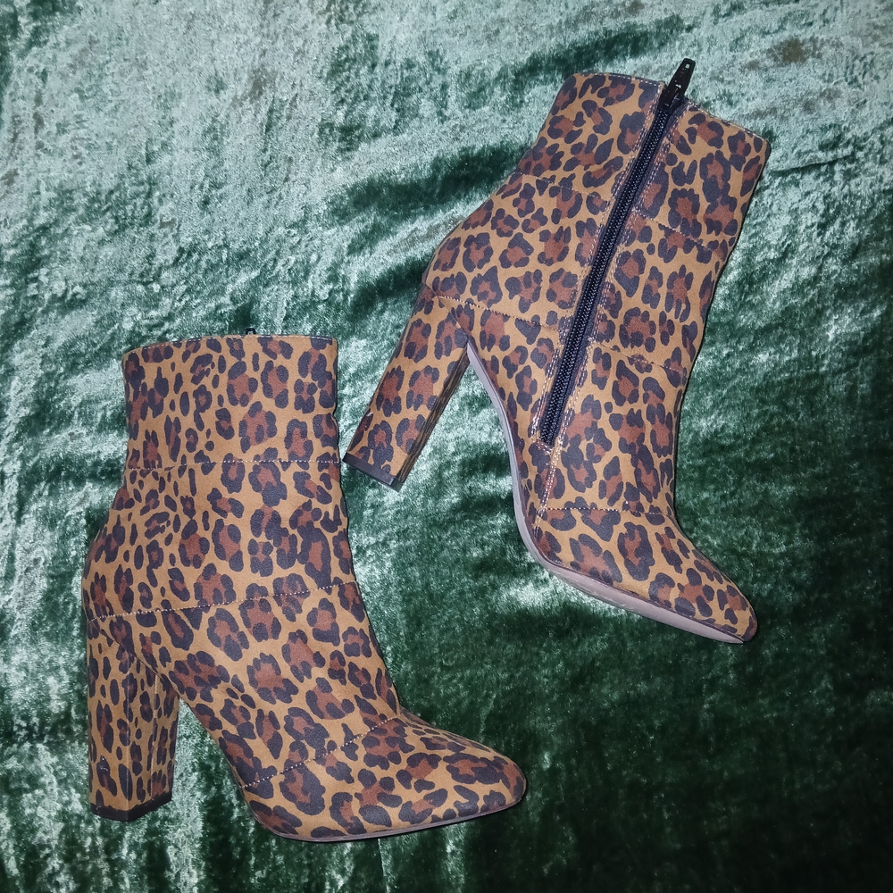 BCBGeneration Brown and Black Heeled Boots with Textured Finish